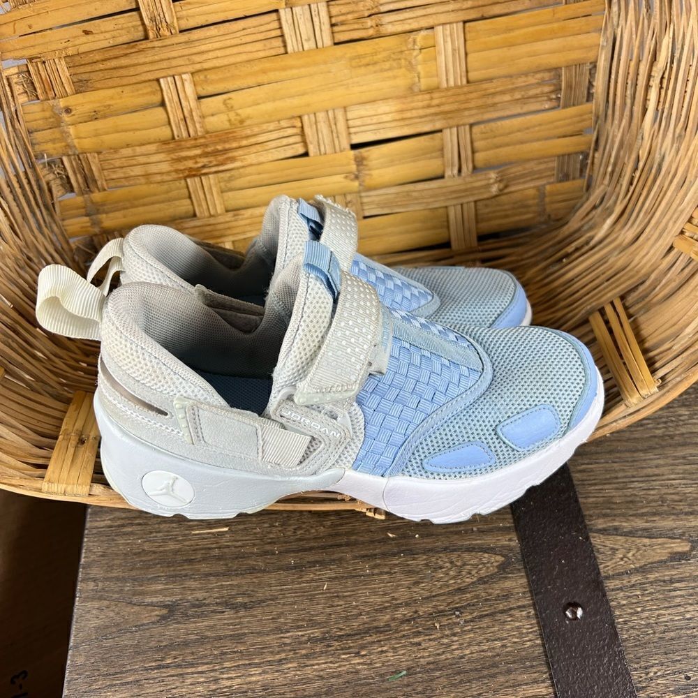 Nike Jordan trunner LX youth size 5‎